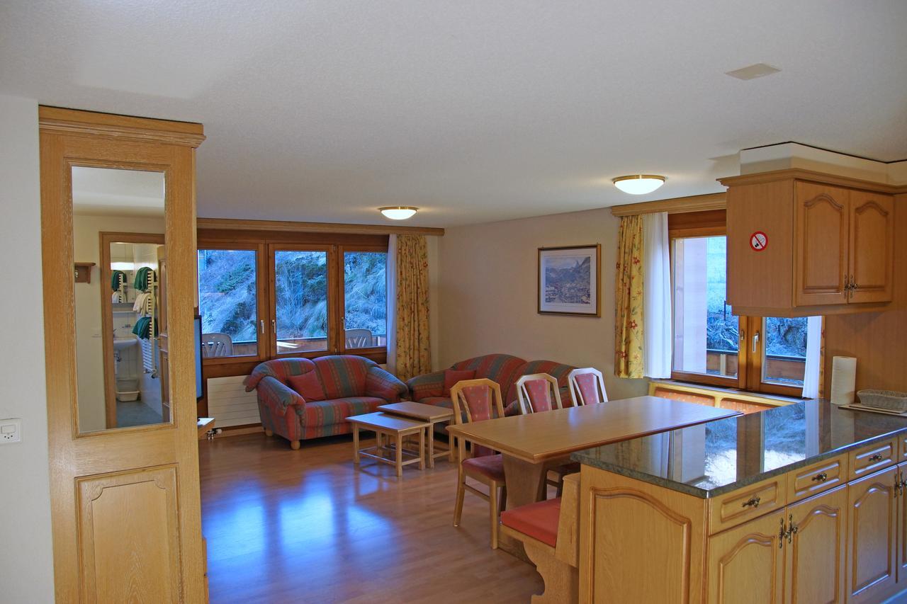 Appartements Zermatt Paradies Oda fotoğraf